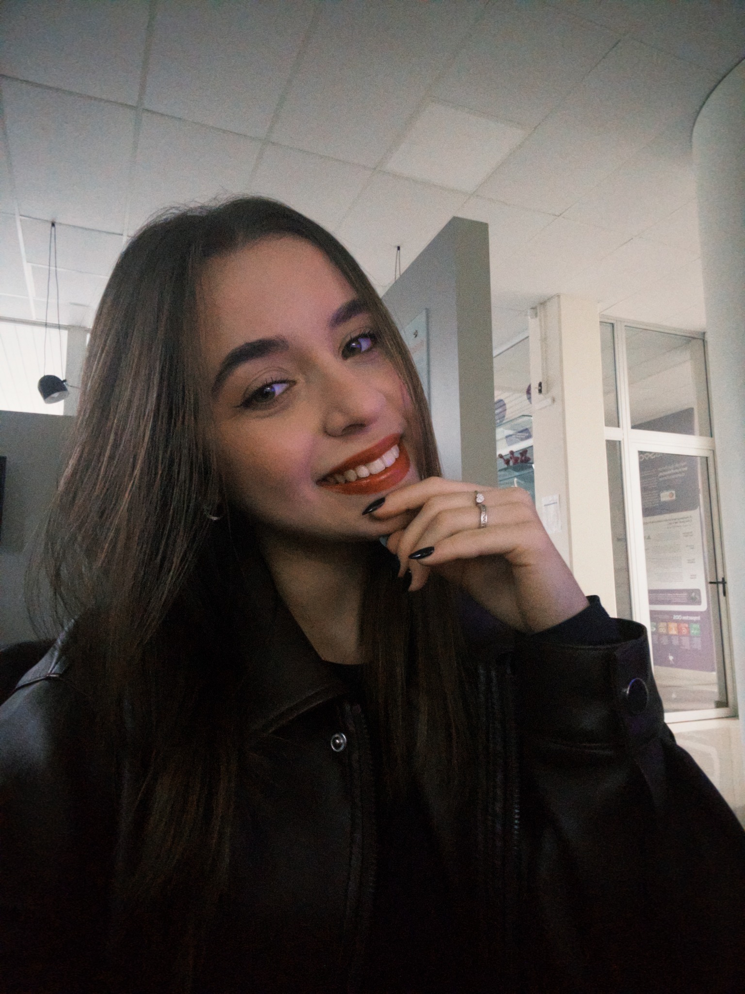 Sophia dos Santos sorrindo
